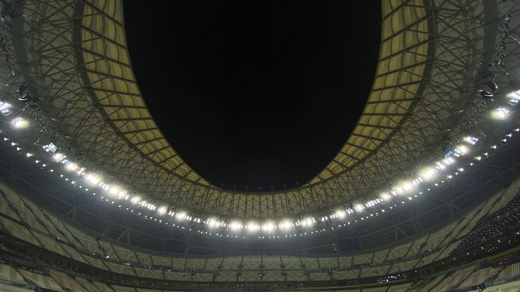 John Njau Kibue putosi kuolemaansa Lusail-stadionilla.