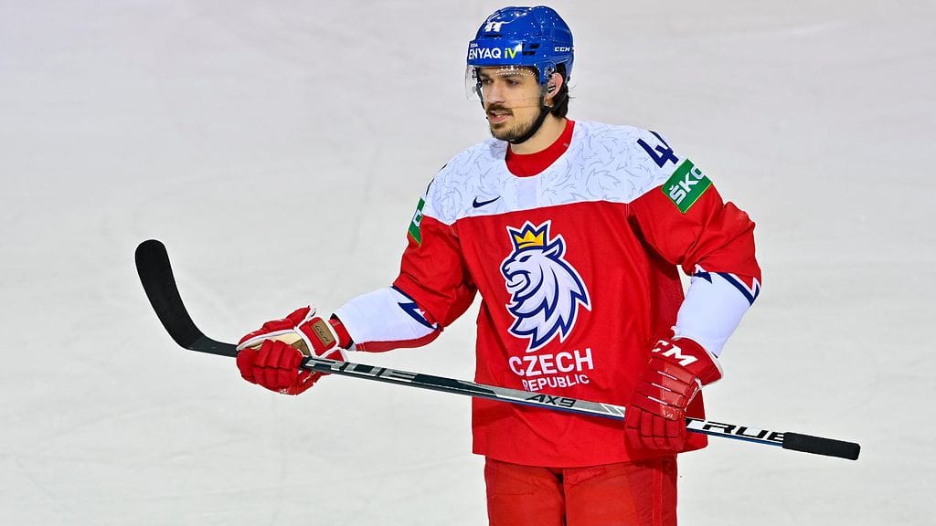 Matej Stransky vei Tshekin johtoon torstain Leijonat-pelissä.