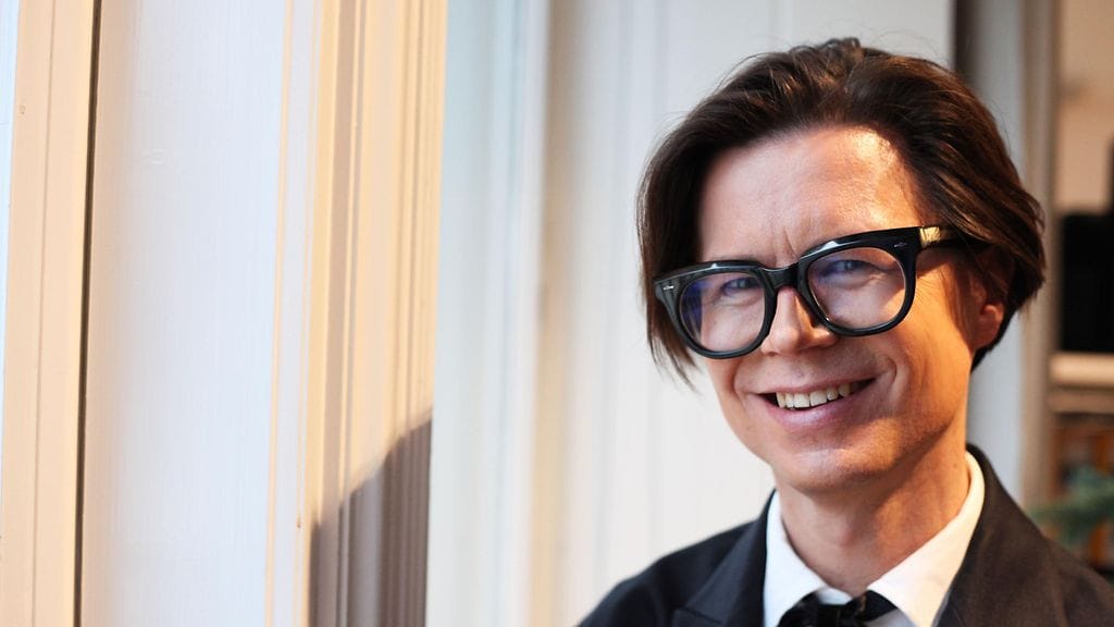 Muotiguru Sami Sykkö paljastaa, että taiteilijaduo Cathsie on maalannut hänestä muotokuvan.