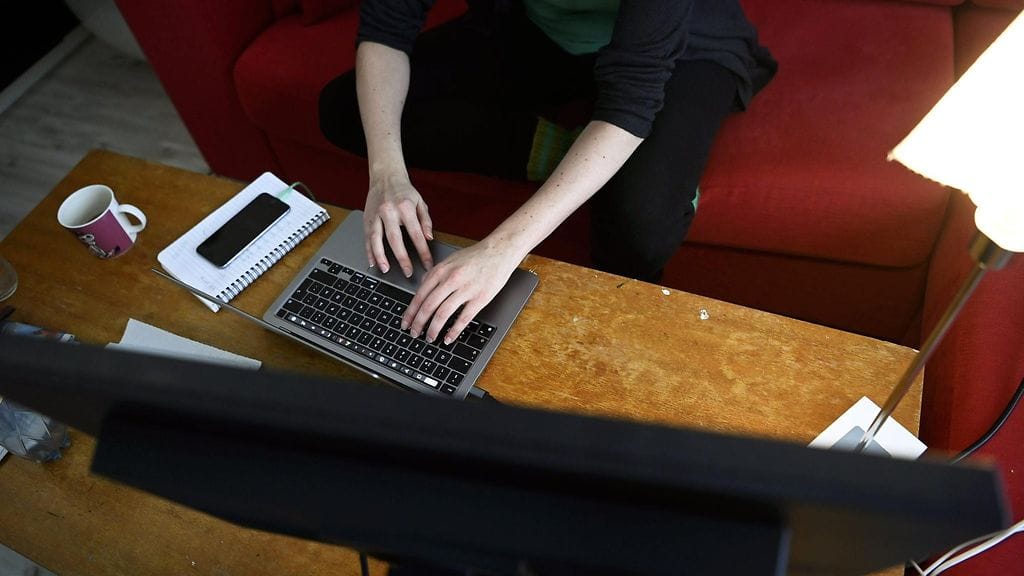 Työnteon hybridimalli on saattanut vähentää harmaan ylityön tekemistä.