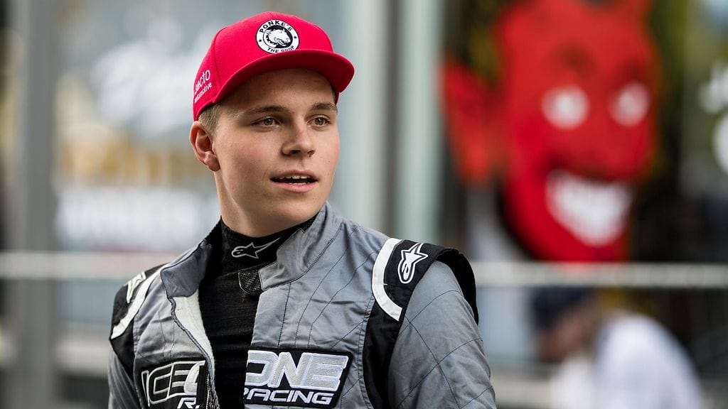 Justus Räikkönen teki 17-vuotiaana Suomen MM-rallin historiaa: hänestä tuli kautta aikain nuorin kilpailuun osallistunut kuljettaja.