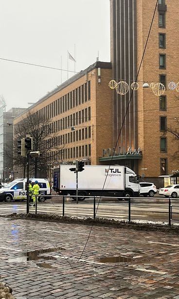 Ratikasta tipahti ajojohdot