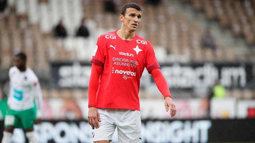 Roman Eremenko HIFK:n paidassa viime lokakuussa.