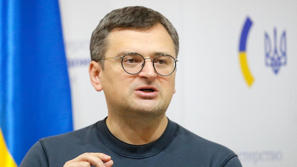 Ukrainan ulkoministeri Dmytro Kuleba puhui Kioavassa pidetyssä tiedotustilaisuudessa marraskuussa 2022.