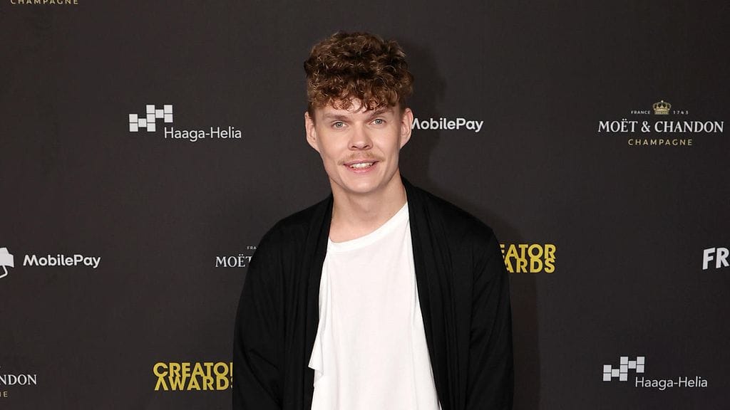 Monet Youtube-katsojat saattoivat huomata jouluaattona tutun kasvon Joulupukin Kuuma Linja -ohjelmassa.