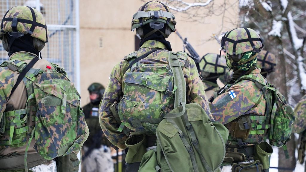 Varusmiehille sattui viime vuonna poikkeuksellisen paljon tapaturmia, kertoo Uutissuomalainen. Kuvituskuva.