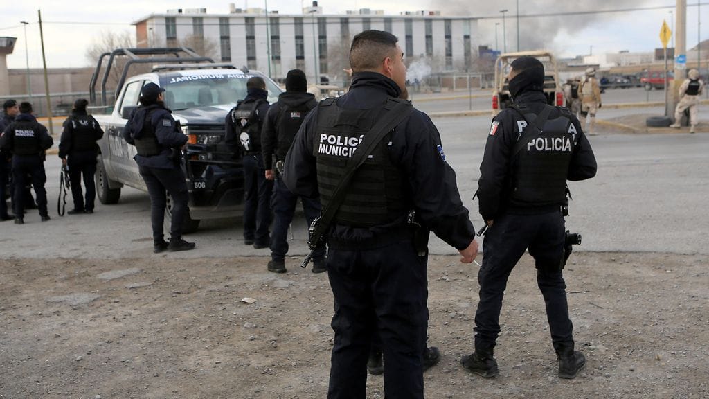 AOP: Meksiko, selkkaus, vankila