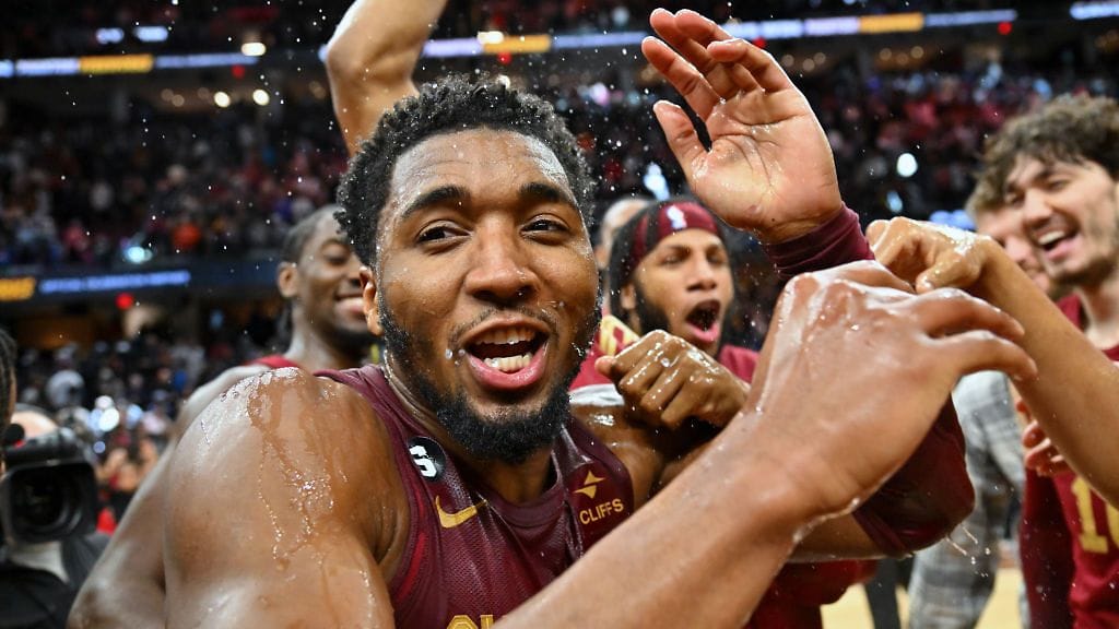 Clevelandin Donovan Mitchell heitti itsensä legendojen joukkoon ottelussa Chicagoa vastaan.