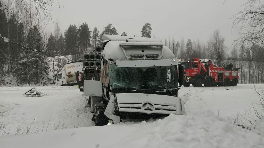 Pelastuslaitoksen mukaan onnettomuudessa ei sattunut mitään vakavaa.
