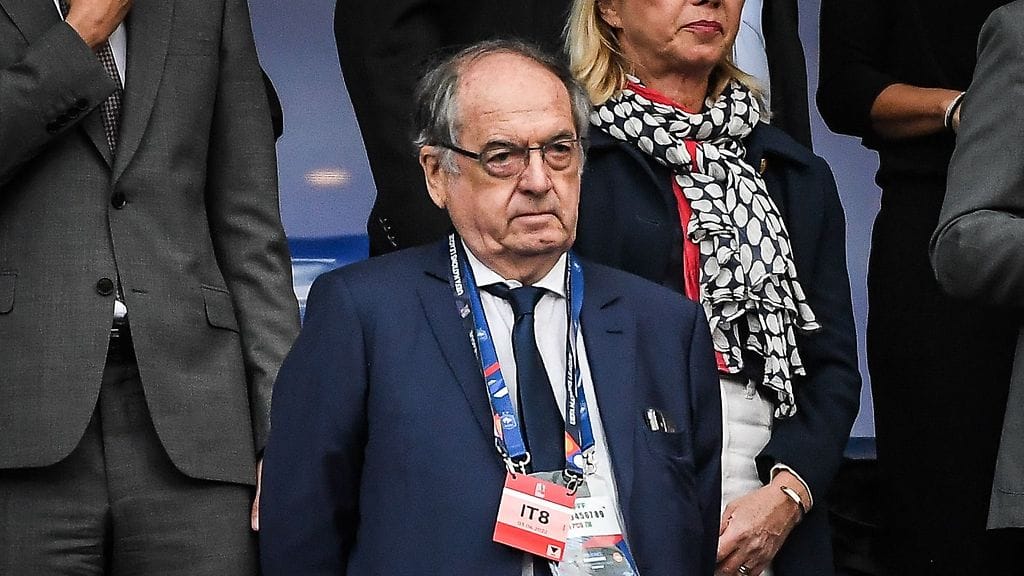 Ranskan jalkapalloliittoa johtava Noel Le Graet on väitteiden mukaan toiminut sopimattomasti.