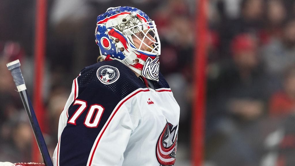 Columbus Blue Jacketsin maalivahti Joonas Korpisalo on sivussa Tampa Bay Lightningia vastaan.