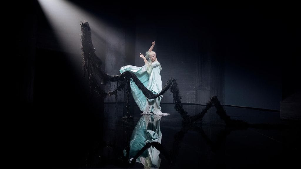 Lxandra_4_lyrics_video