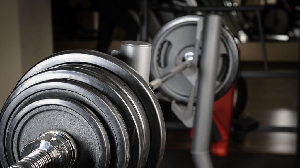 Kehonrakentajanaisen väitetty penkkitulos on hurja. Kuvituskuva.