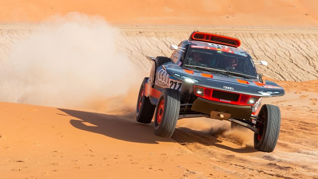 Mattias Ekström ajoi Toyotallaan perjantain etapin toiseksi.