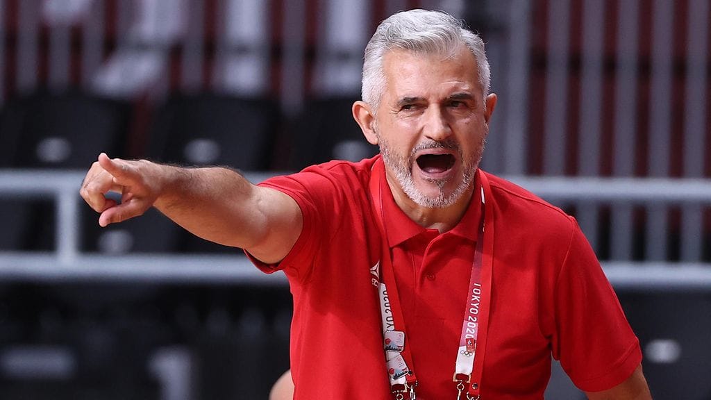 Portugalin päävalmentaja Paulo Pereira sai yhden ottelun pelikiellon ja ison sakon.