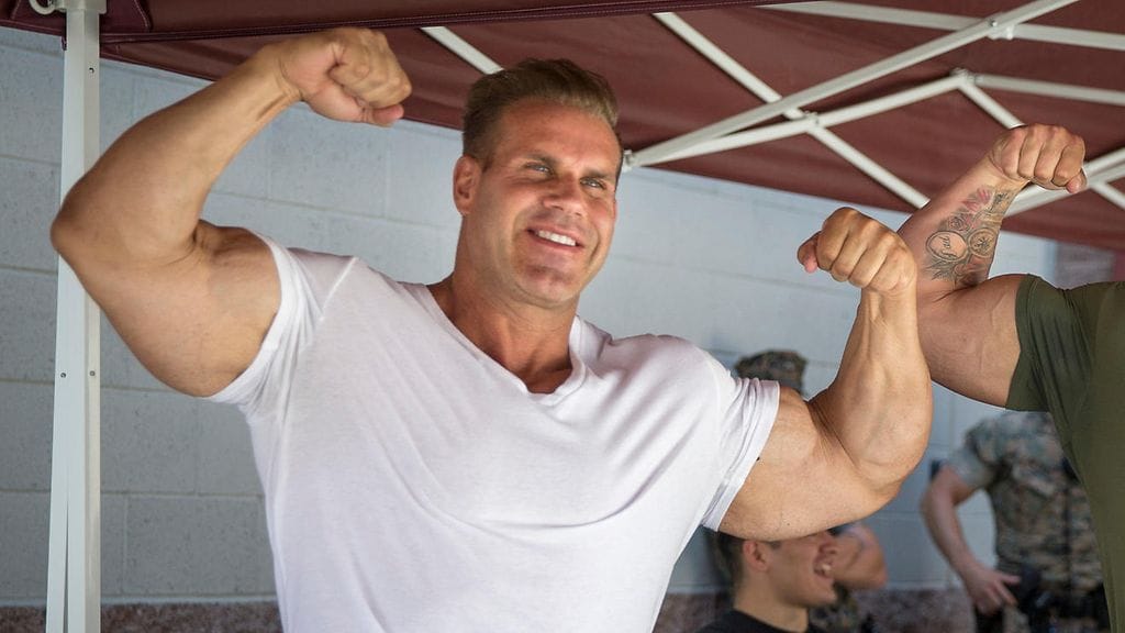 Jay Cutlerin käsivarsissa on riittänyt kokoa kilpauran jälkeenkin.