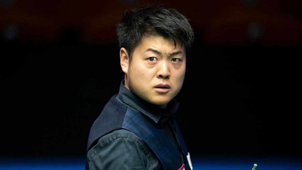 Parhaimmillaan rankingissa sijalla 11 olleen Liang Wenbo epäillään houkutelleen muita mukaan vilppiin.