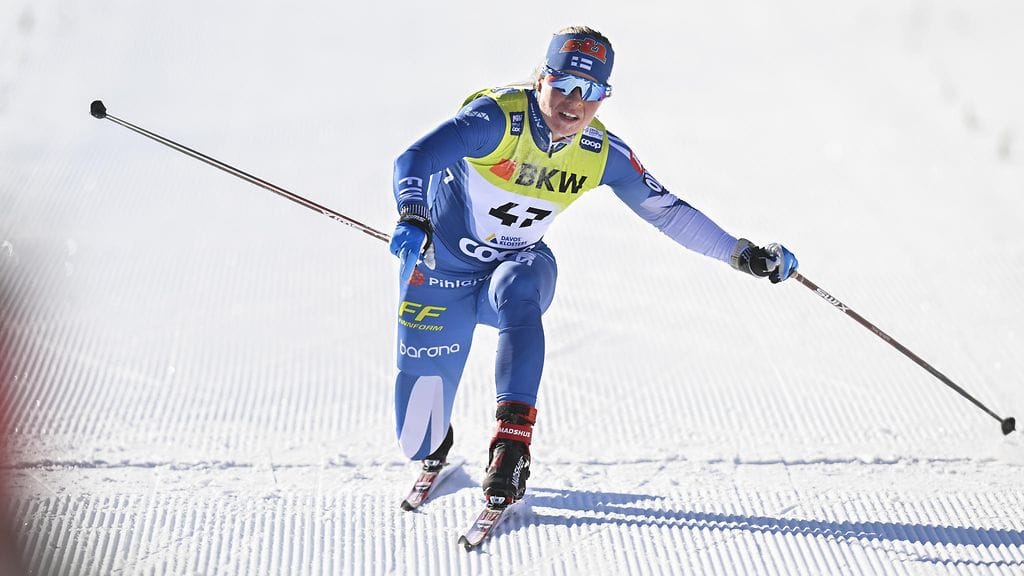 Krista Pärmäkoski hiihti suvereenilla tavalla Suomen mestariksi 10 kilometrin vapaan hiihtotavan kilpailussa.