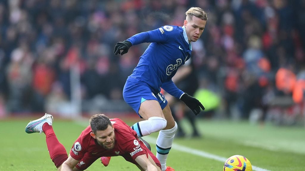 Liverpoolin James Milner yritti hankaloittaa Mykhailo Mudrykin debyyttiä Valioliigassa.