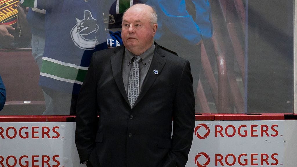 Bruce Boudreau sai lähtöpassit Vancouver Canucksista.