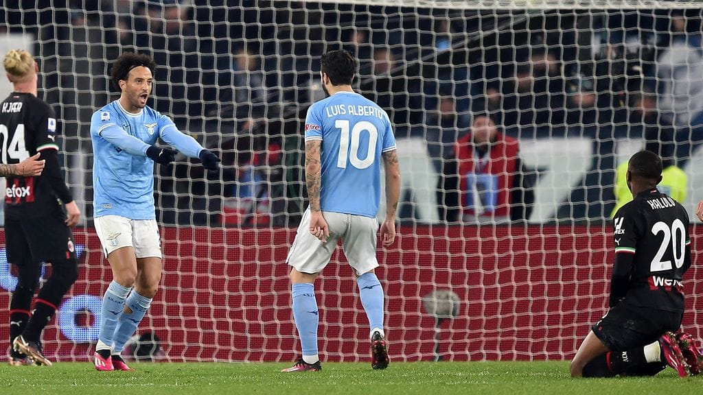 Felipe Anderson Pereira Gomes ja Luis Alberto Romero juhlivat Lazion osumaa.