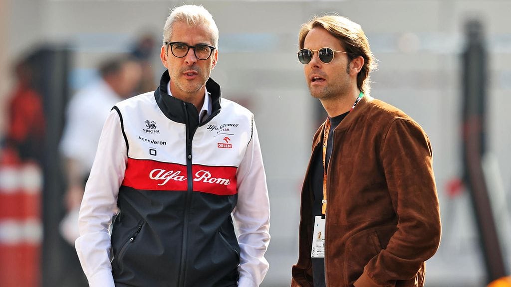 Alessandro Alunni Bravi (vas.) Meksikon GP:ssä lokakuussa 2022.