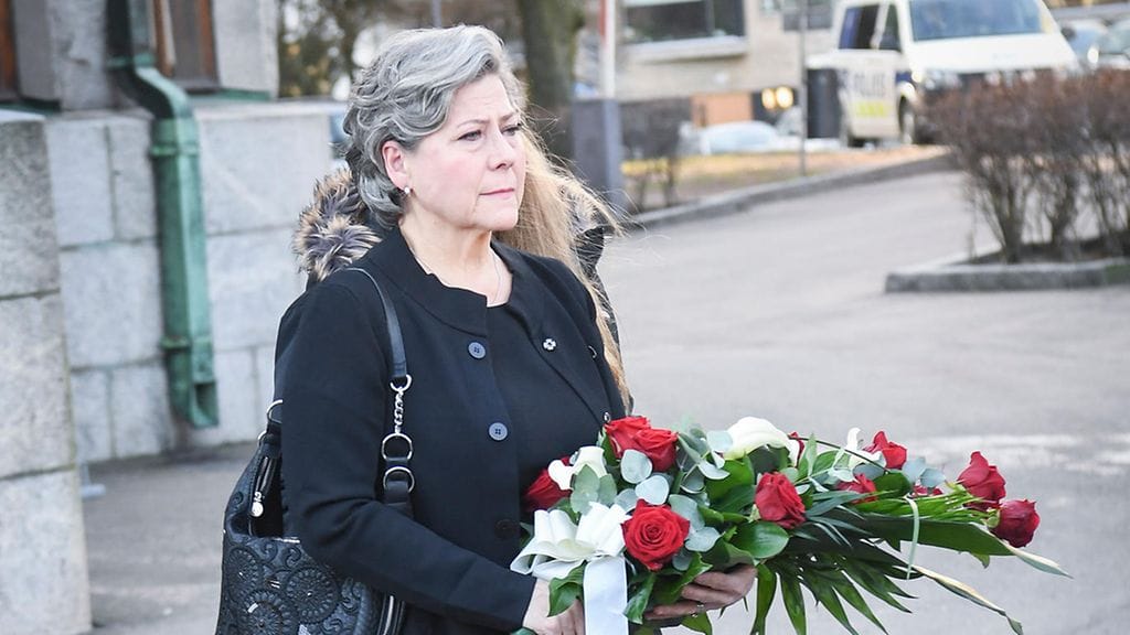 Hilkka Ahde miehensä Matti Ahteen hautajaisissa vuonna 2020.