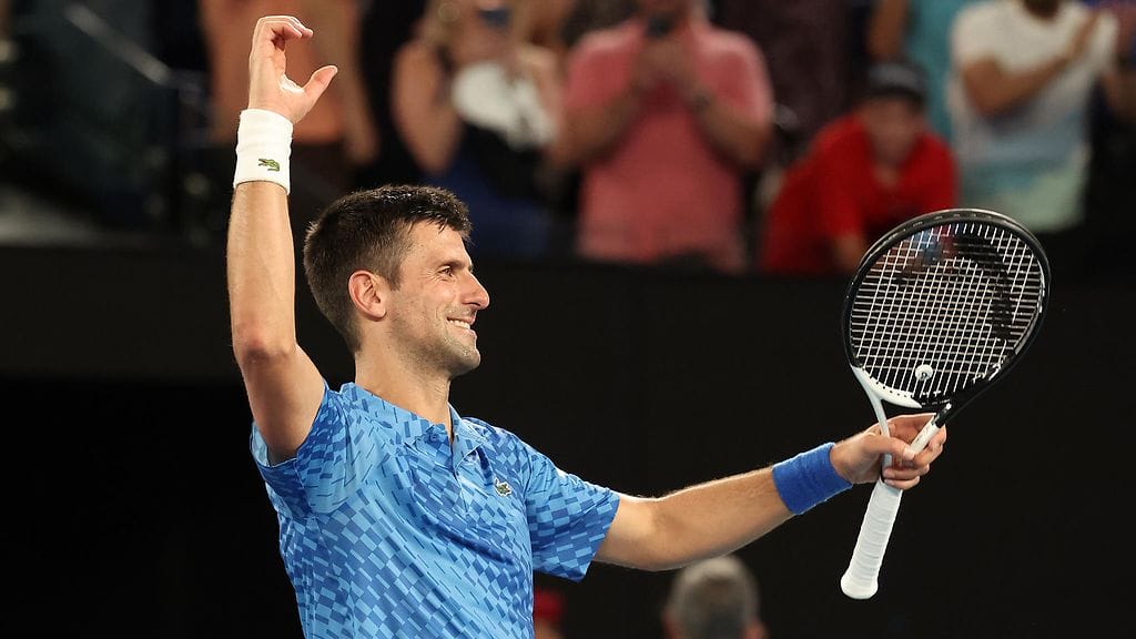 Djokovic tavoittelee historiallista voittoa.