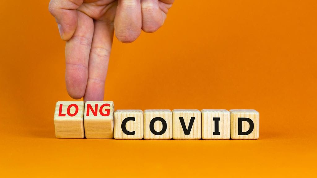 Long covid voi oireilla esimerkiksi aivosumuna.