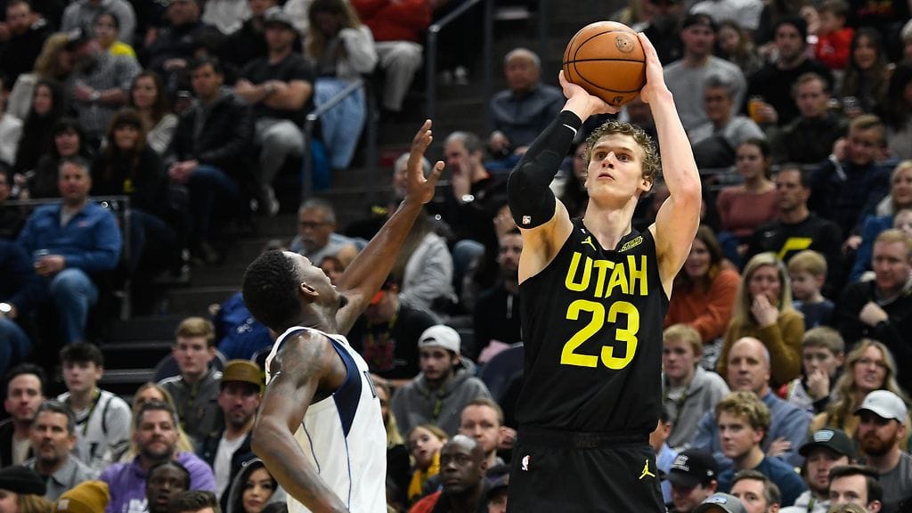 Utah Jazzin Lauri Markkanen pussitti 29 pistettä Dallas Mavericksia vastaan.