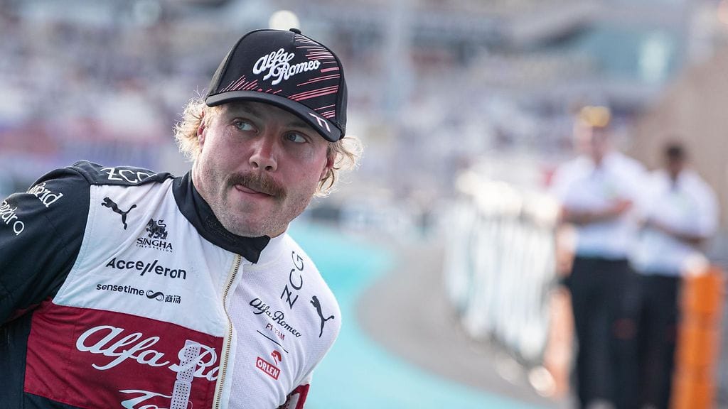 Valtteri Bottas ihmettelee, miksi FIA haluaa kontrolloida kuljettajia.