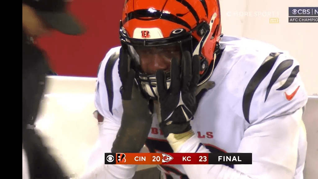 NFL-tappio otti koville – ratkaisutilanteessa osallisena ollut Joseph Ossai puhkesi kyyneliin