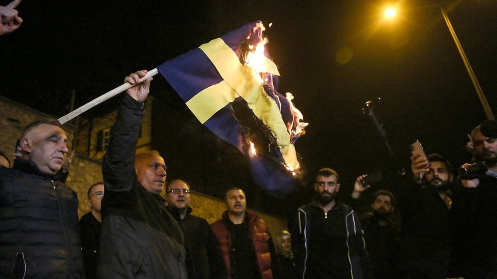 Ruotsin lippuja poltettiin Turkissa viime viikolla.