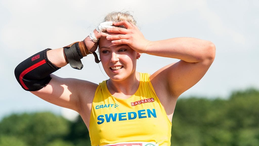 Axelina Johansson paransi ennätystään kertaheitolla peräti 73 senttiä.