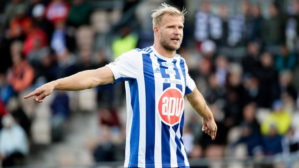 Paulus Arajuuri, 34, jatkaa uraansa HIFK:ssa.