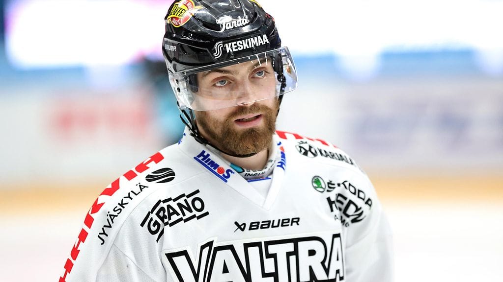 Josh Teves ei jatka JYPin paidassa.