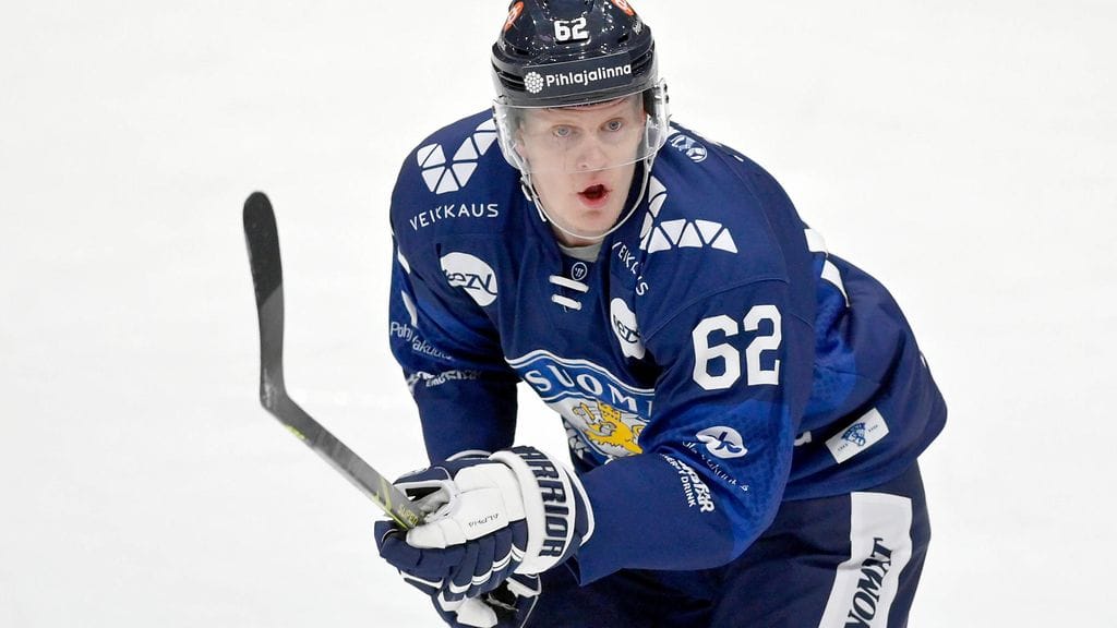 Tommi Tikka vei Leijonat johtoon torstain Sveitsi-ottelussa.