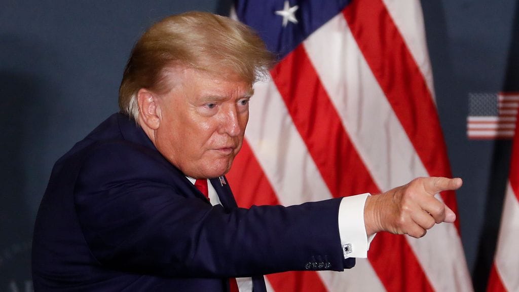 Lähteet puolustusministeriöstä kertovat, että he varautuvat muun muassa määräyksiin käyttää asevoimien aktiivihenkilöstöä maan sisällä.