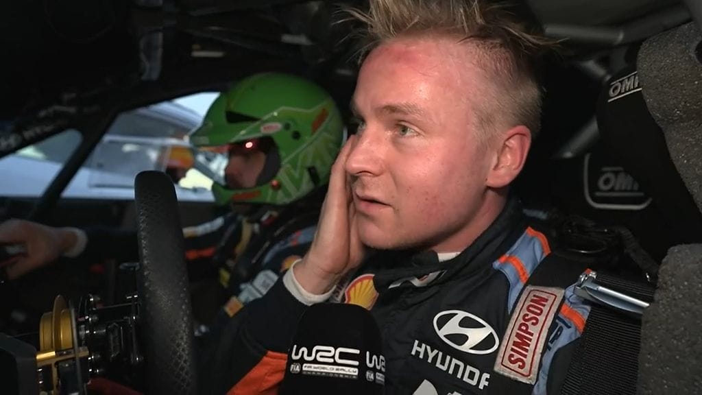 Esapekka Lappi menetti rengasrikon myötä mahdollisuutensa säällisille sijoille Ruotsin MM-rallissa.