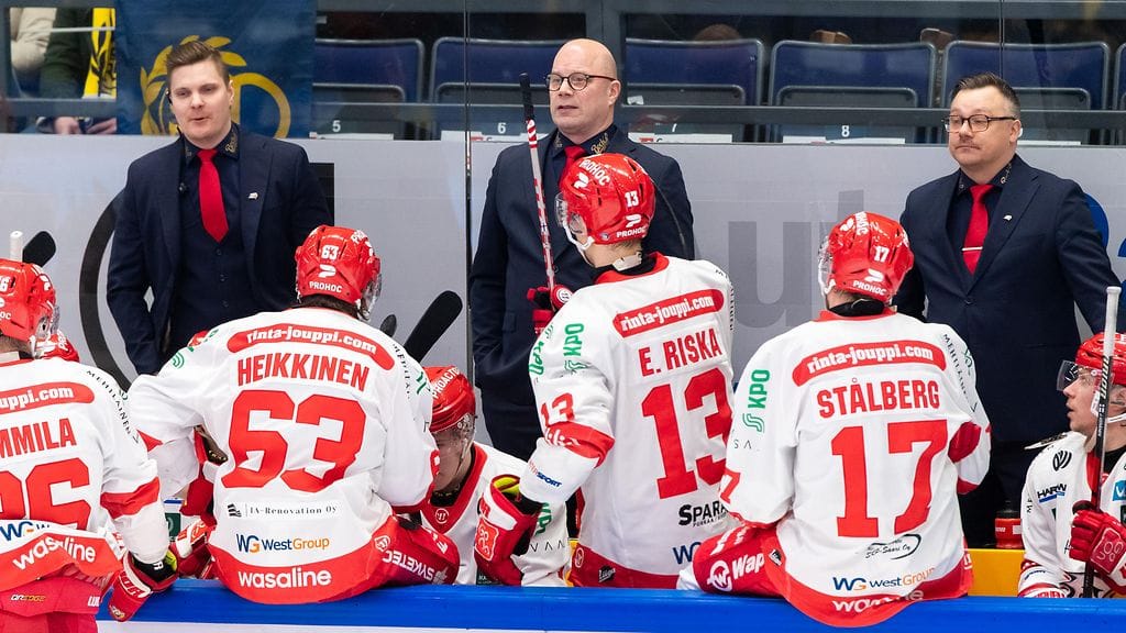 Vaasan Sportin joukkueessa on aloitettu tyhjennysmyynnit. Joukkueen kokoonpano on kokenut melkoisen myllerryksen.