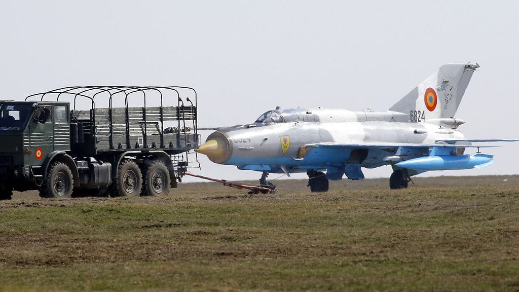 Romanian ilmavoimien MiG 21 -hävittäjä. Arkistokuva.