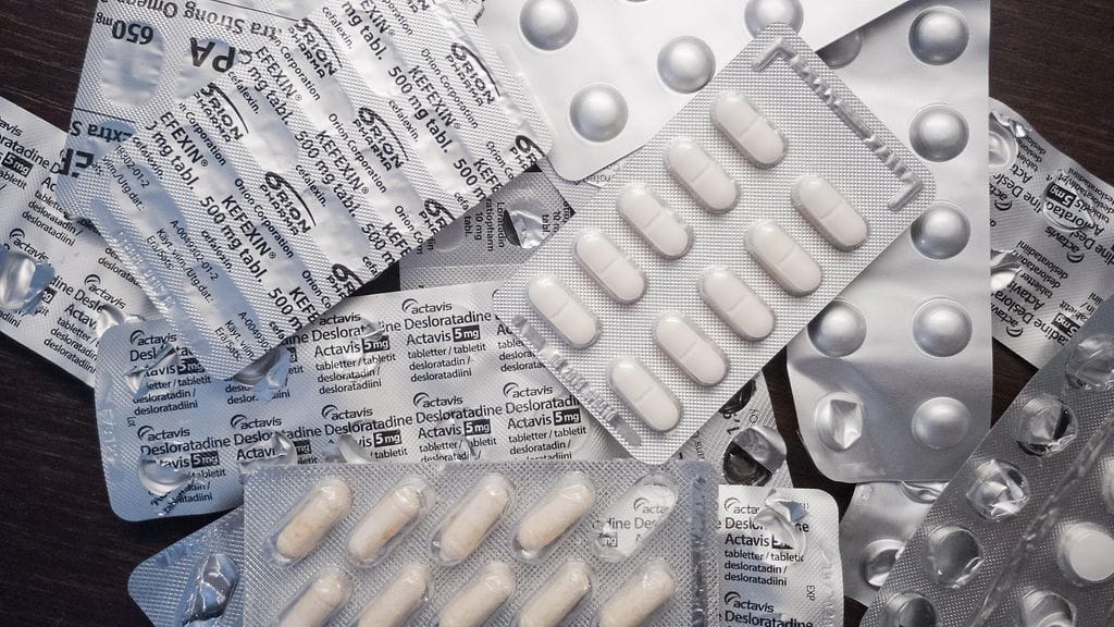 Avi katsoi, että lääkeannostusta nostettiin liian nopeasti, mikä johti hengenvaaralliseen neuroleptioireyhtymään.