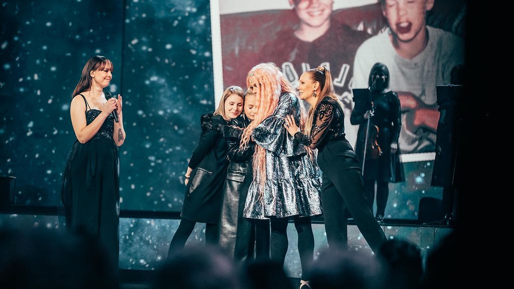 Laulu Rakkaudelle_Kausi3_Jakso3_Eva Louhivuori_Veera Huuska_Viivi Huuska_Cristal Snow_Marja Hintikka_27