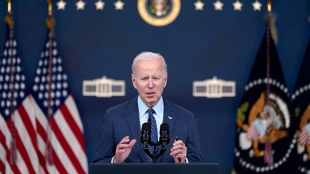 Biden vaatii selvitystä tietovuodosta.