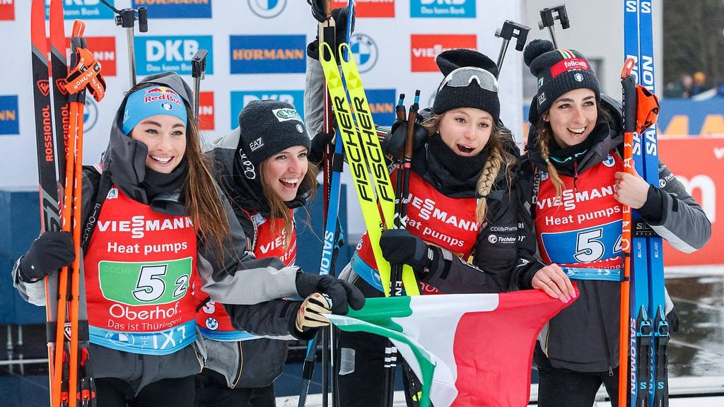 Italia hiihti viestikultaan ampumahiihdon MM-kisoissa.