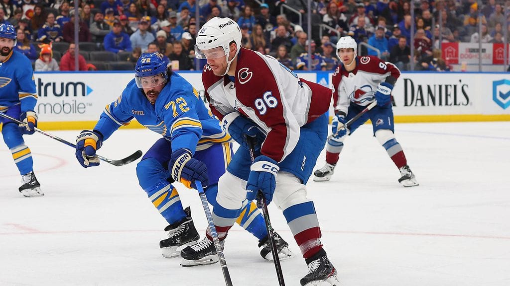 Colorado Avalanchen Mikko Rantanen saavutti 200 NHL-runkosarjamaalin rajapyykin.