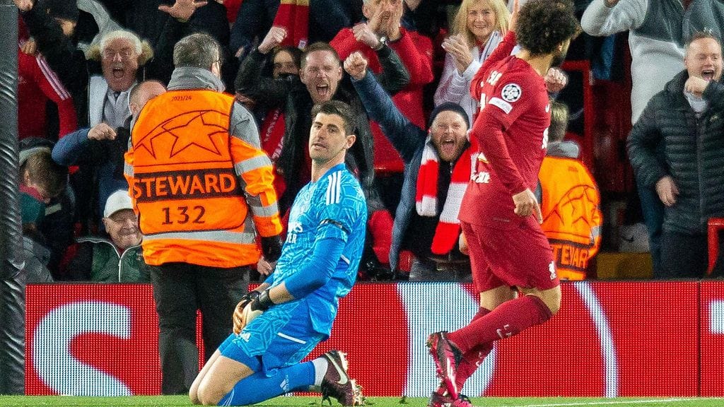 Thibaut Courtois mokaa pahemman kerran – Mohamed Salah kiittää ja latoo Liverpoolin jo 2-0-johtoon