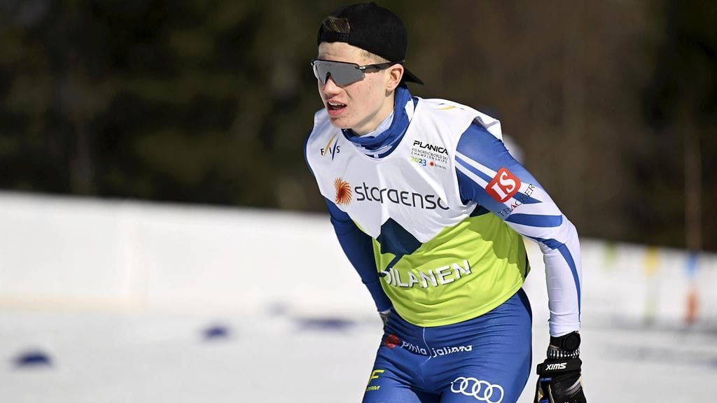 Niilo Moilanen harjoittelemassa Planican MM-laduilla.