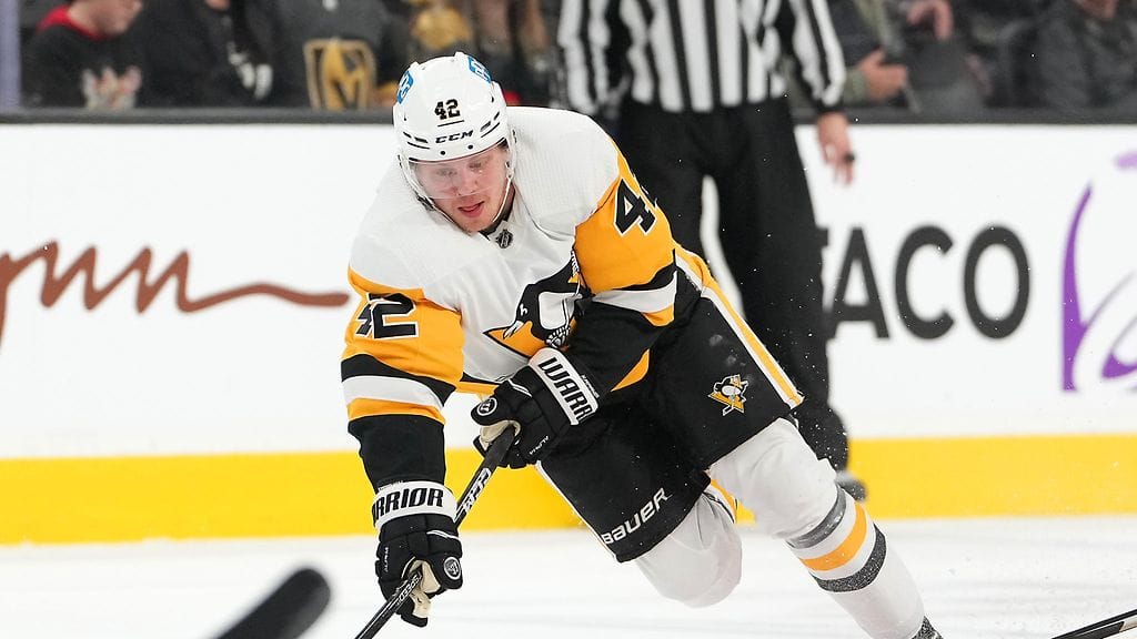 Kasperi Kapanen siirtyy St. Louisin riveihin.