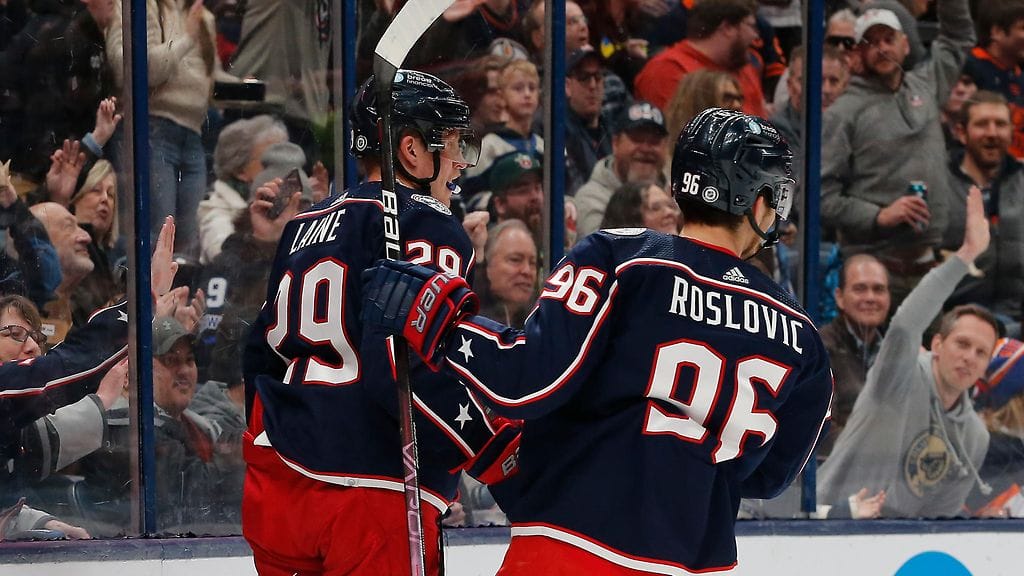 Patrik Laine ja Jack Roslovic juhlivat Columbuksen maalia.